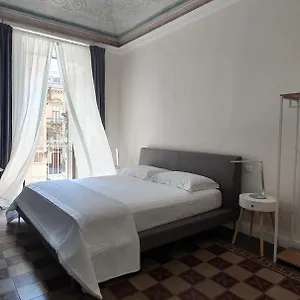 Palazzo Del Verga ** קטאניה