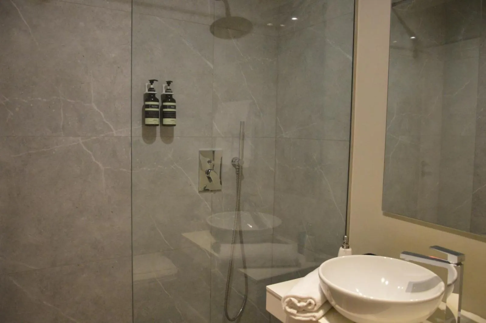 B&B Le 4 Leggende カターニア 2*,