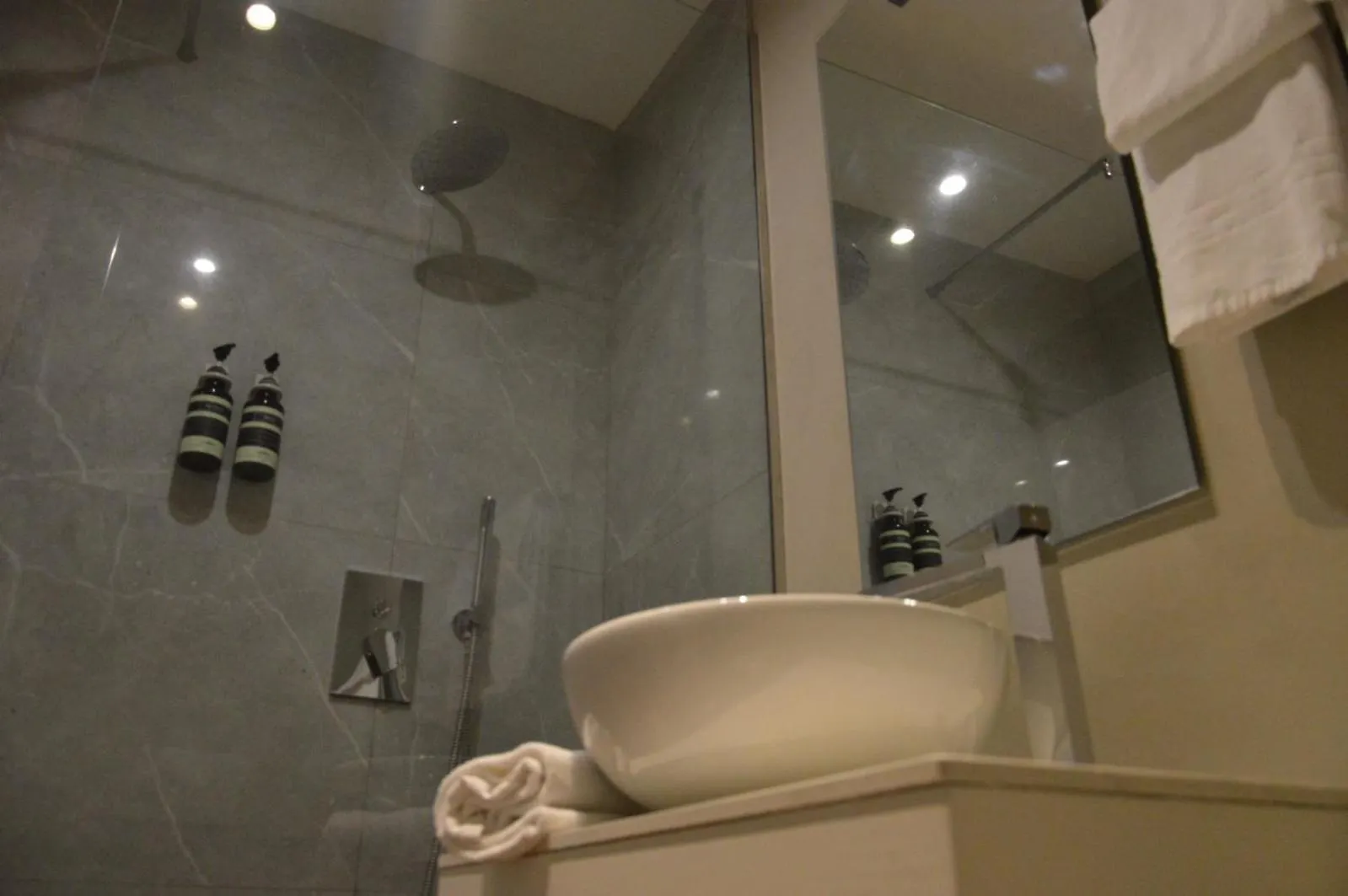B&B Le 4 Leggende カターニア